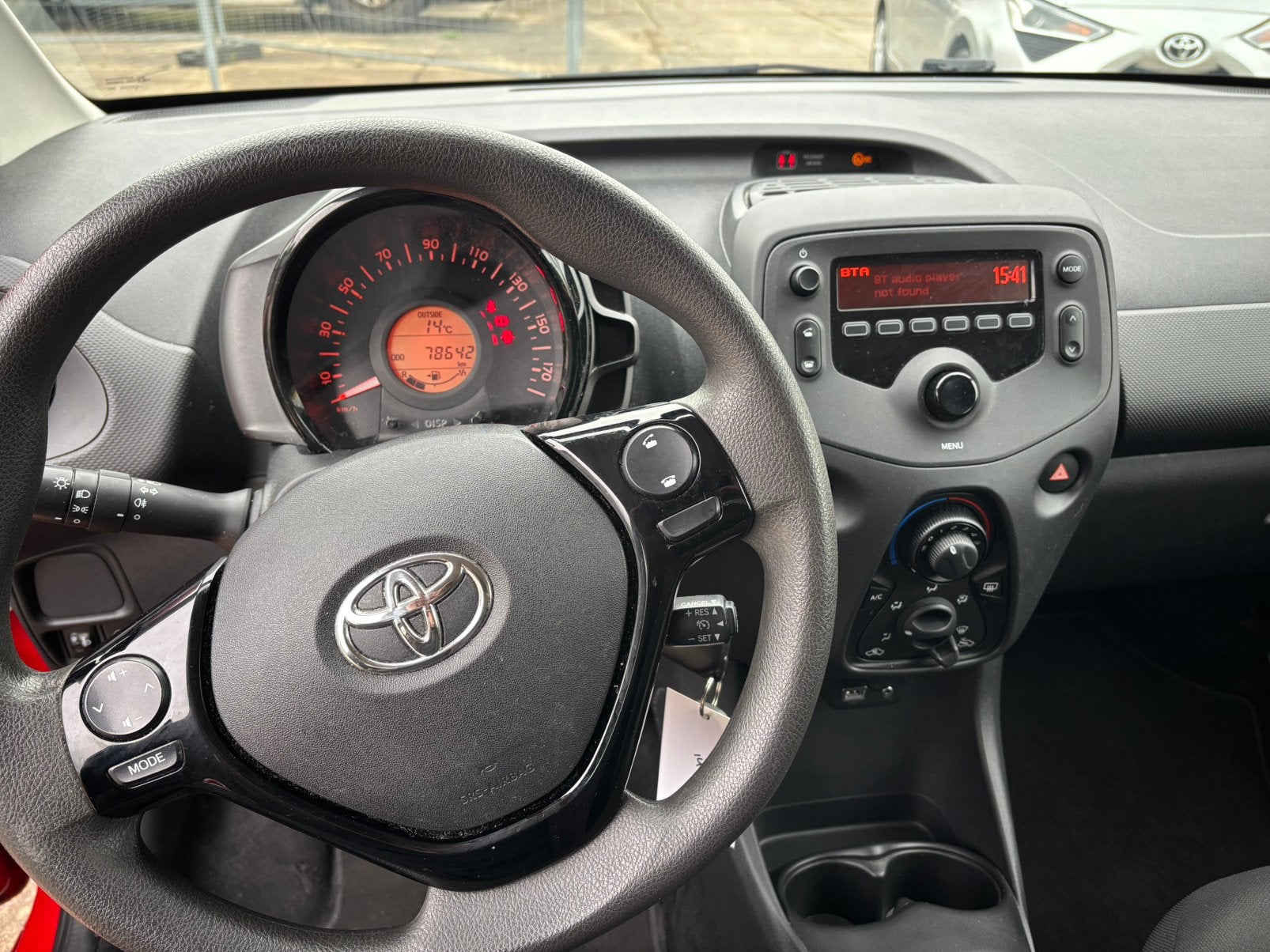 Foto 11 van Toyota Aygo VVT-i X-Fun / Airco / NAP / C.C. / Bluetooth