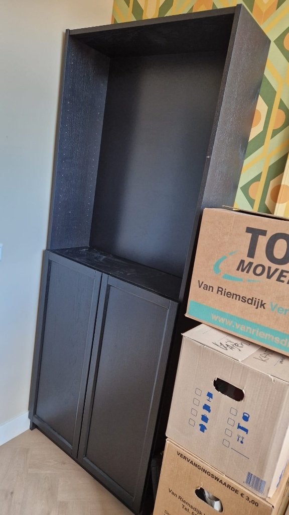2x Ikea Billy zwart (80 cm breed) met 4x OXBERG deuren, Huis en Inrichting, Kasten | Boekenkasten, Ophalen, 50 tot 100 cm, Ikea BIlly