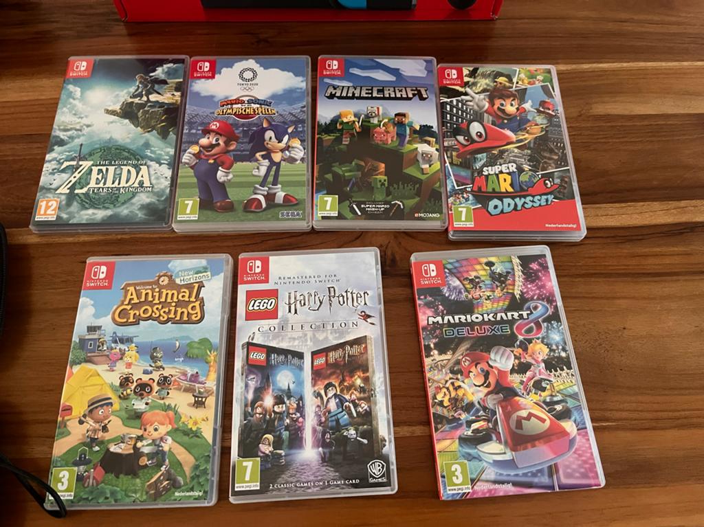 Switch V2 2019, Switch 2019 Upgrade, Met games, Met 2 controllers, Ophalen of Verzenden
