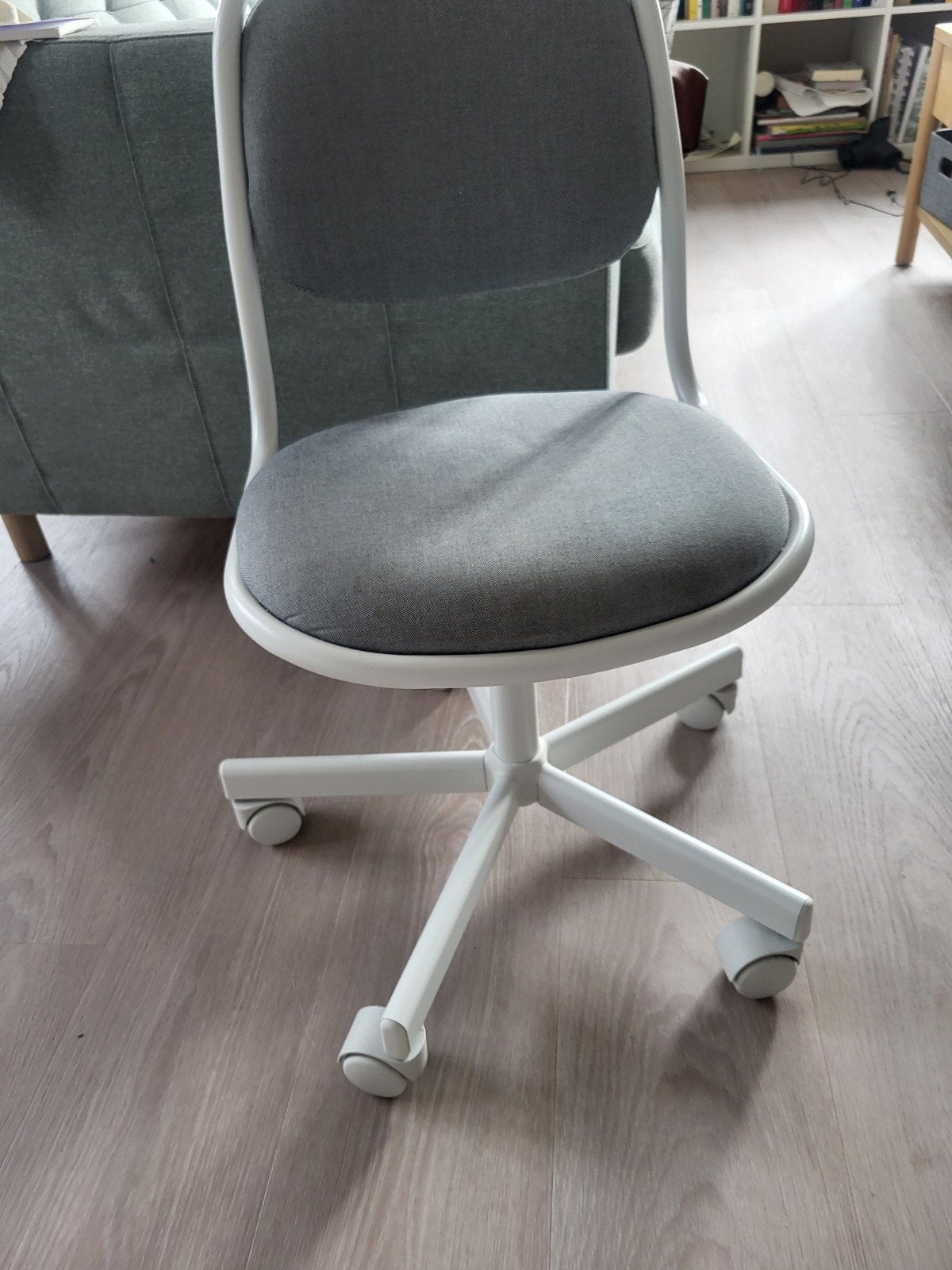 ikea örfjäll  kinderbureaustoel wit met grijs, Ophalen, Zo goed als nieuw, Wit