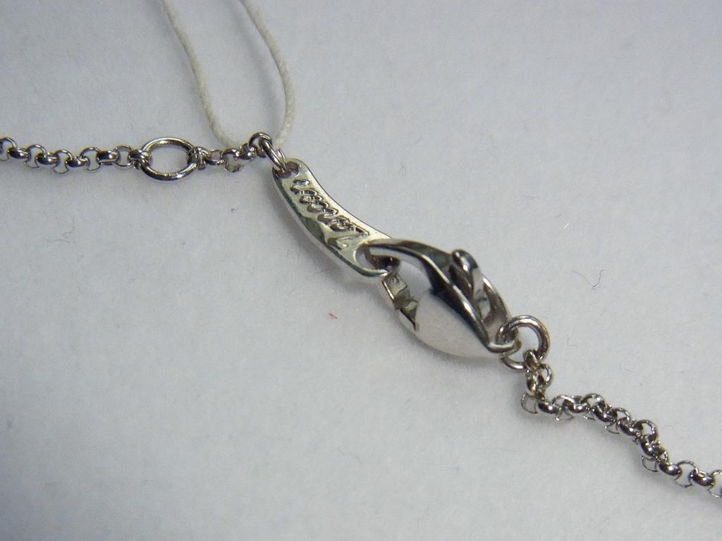 18kt witgouden collier met parel en smaragd en diamanten, Ophalen of Verzenden, Zo goed als nieuw, Met edelsteen, Zilver