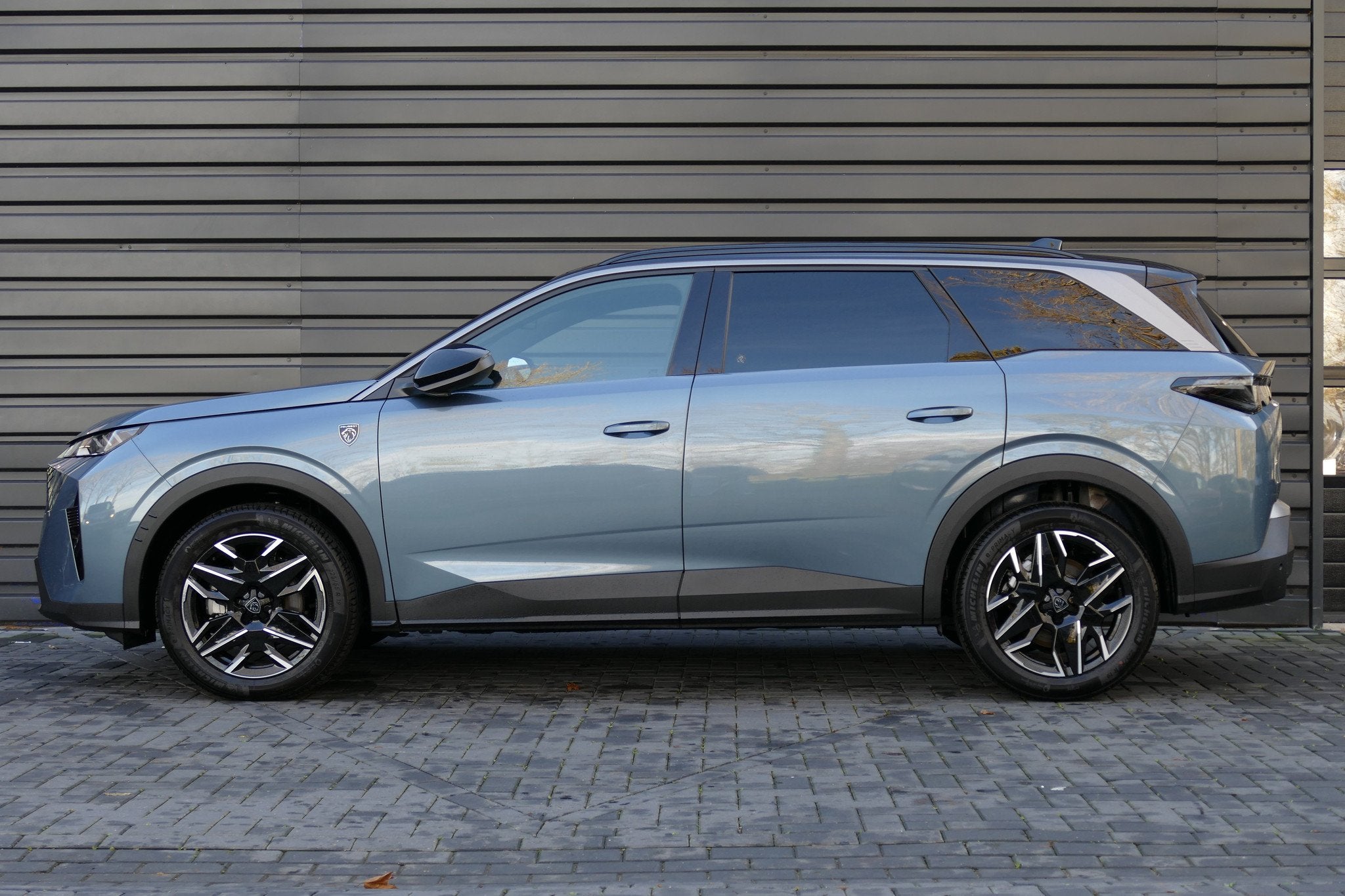 Peugeot 5008 1.2 HYBRID 145PK GT AUTOMAAT, Auto's, Gebruikt, 1199 cc, 7 stoelen, Wit