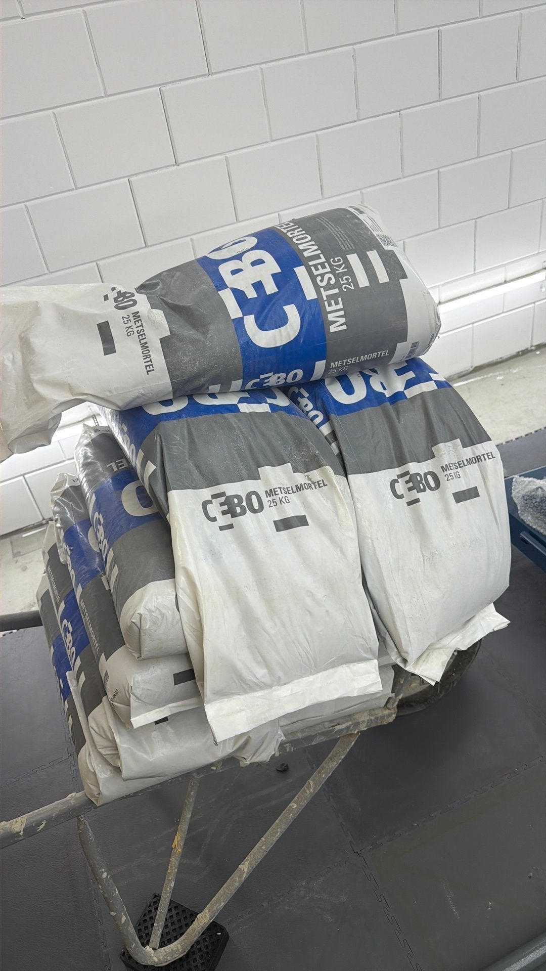 GRATIS! Metsel mortel 25kg x 15, Ophalen, Zo goed als nieuw