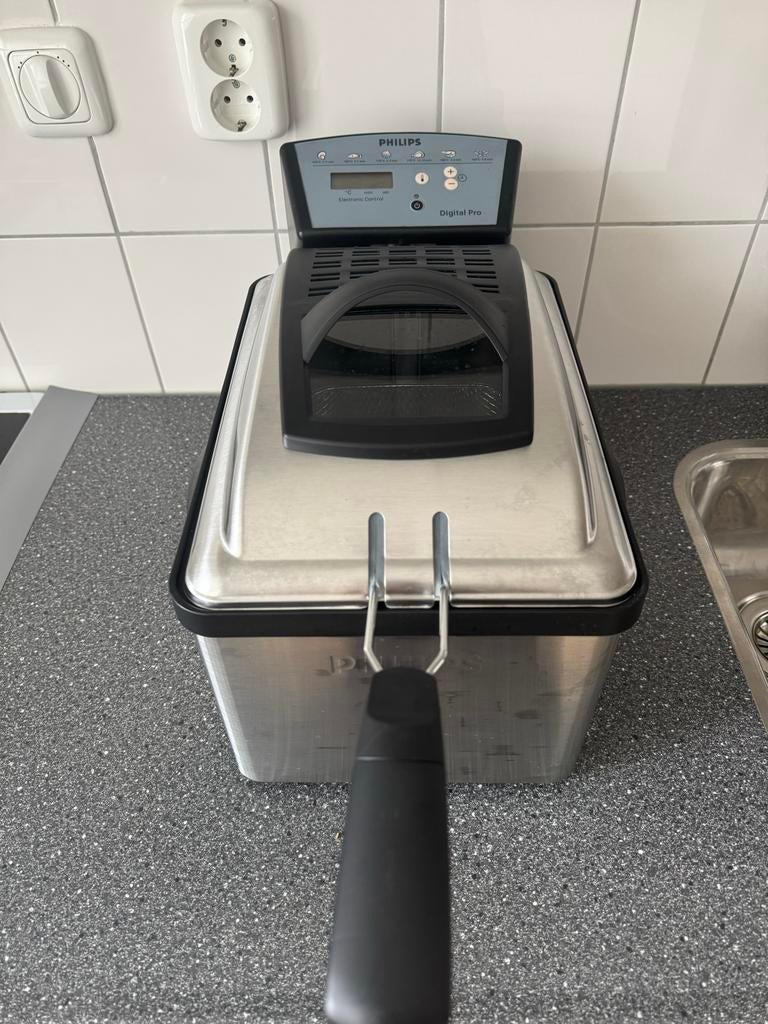 Philips Friteuse - Gebruikt maar functioneel, 2 tot 3 liter, Ophalen of Verzenden, Gebruikt, Uitneembare binnenpan