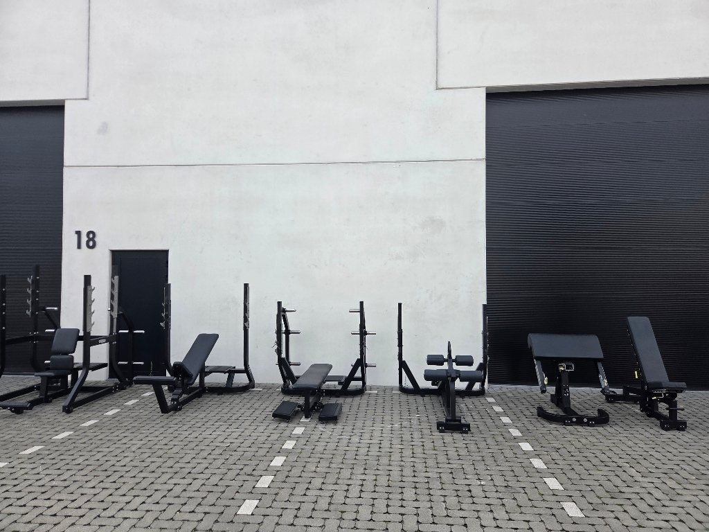 Technogym Pure Strength Olympic Bench Set (6 stuks), Sport en Fitness, Ophalen, Zo goed als nieuw, Armen, Fitnessbank