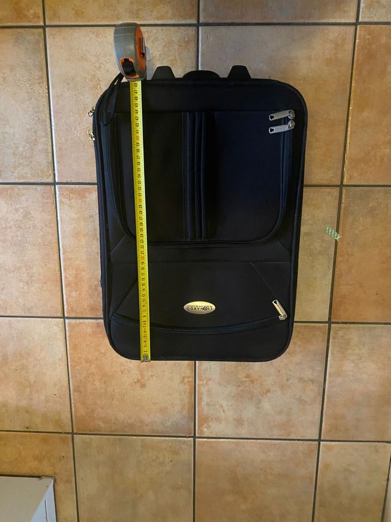 Compacte en stevige koffer met naamlabel - Leonardo, Hard kunststof, Nieuw, Minder dan 50 cm, Ophalen of Verzenden