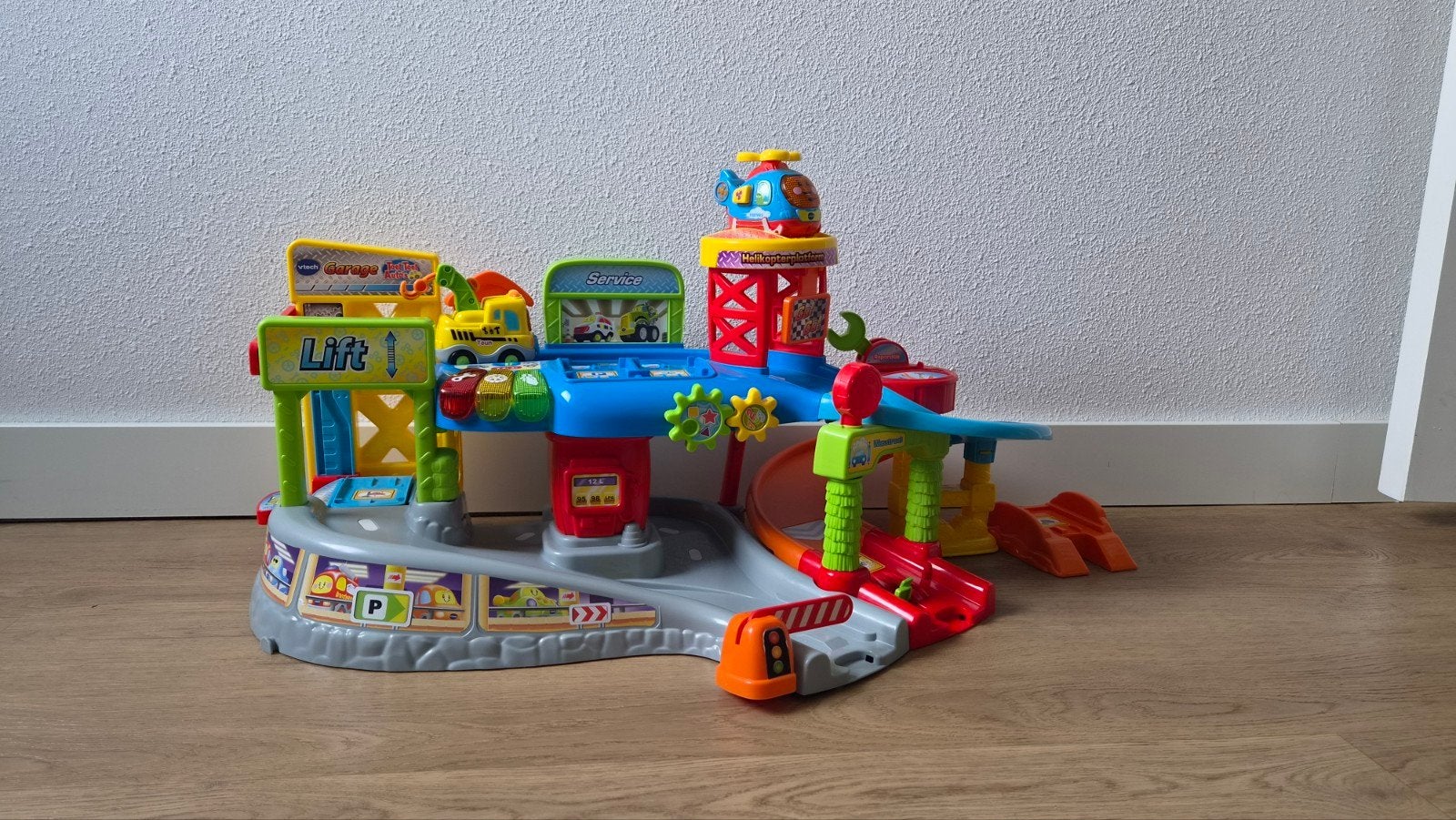V-tech Toet Toet Auto Garage met Helikopter en Takelwagen, Ophalen, Gebruikt, 2 tot 4 jaar