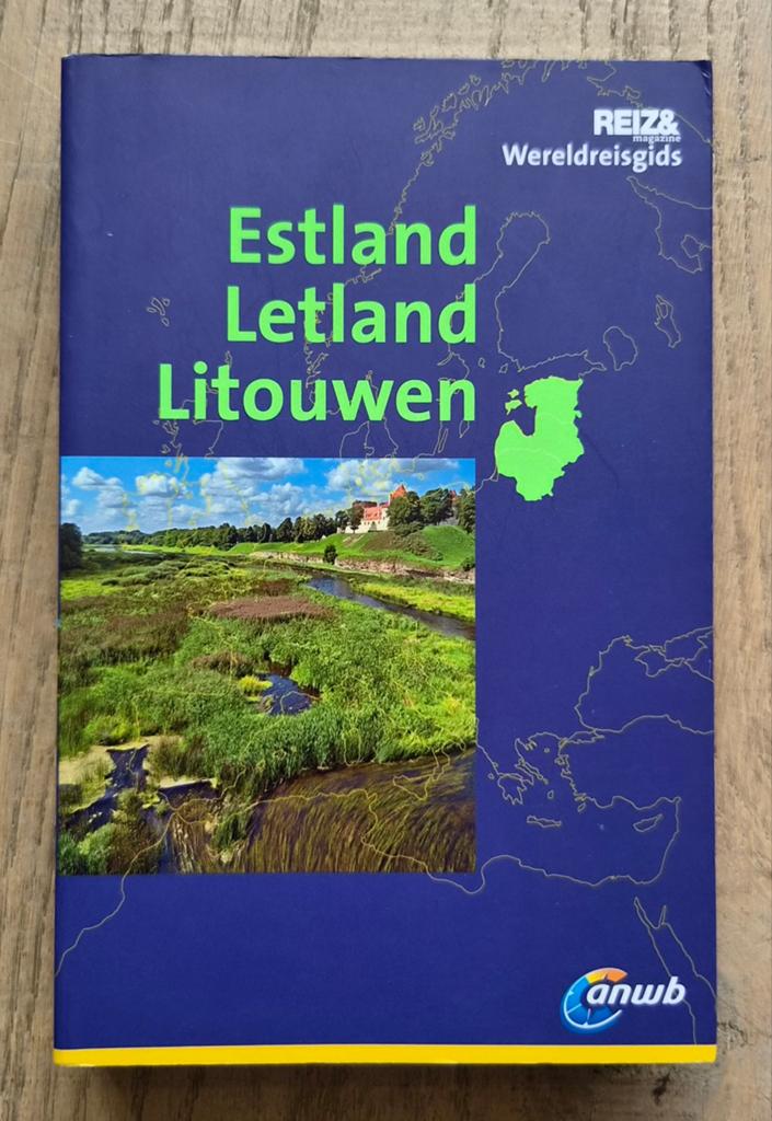Reisgids Estland, Letland, Litouwen, Gelezen, Europa, Ophalen of Verzenden, Reisgids of -boek