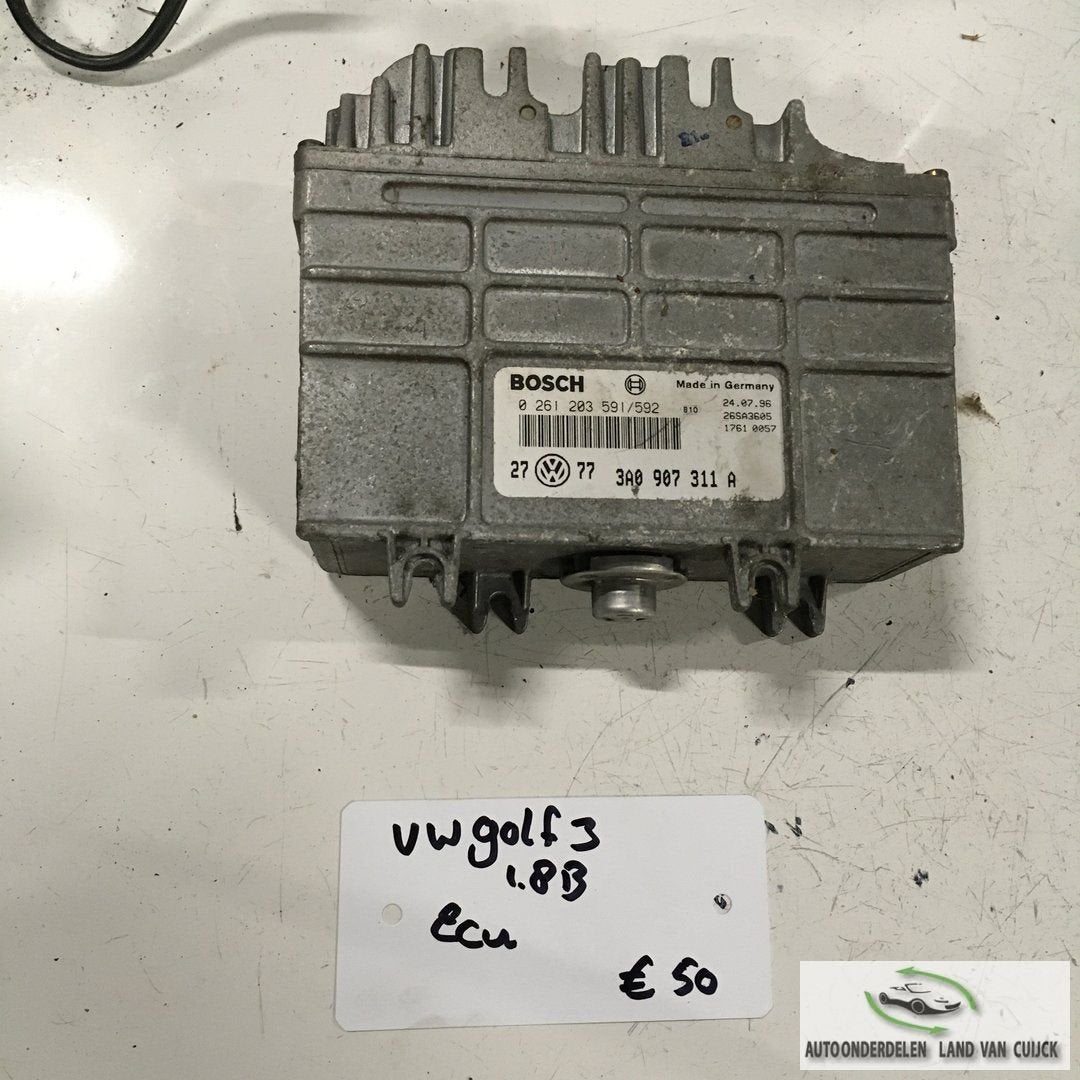 Vw Golf 3  1.8  1996   ECU    bosch 0 261 203 591 / 592    V