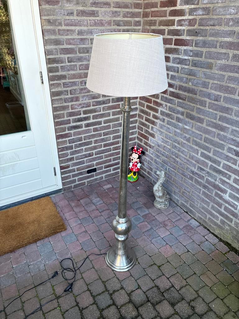 Elegante Staande Lamp met Stofkap, Ophalen, Zo goed als nieuw, Metaal, 150 tot 200 cm