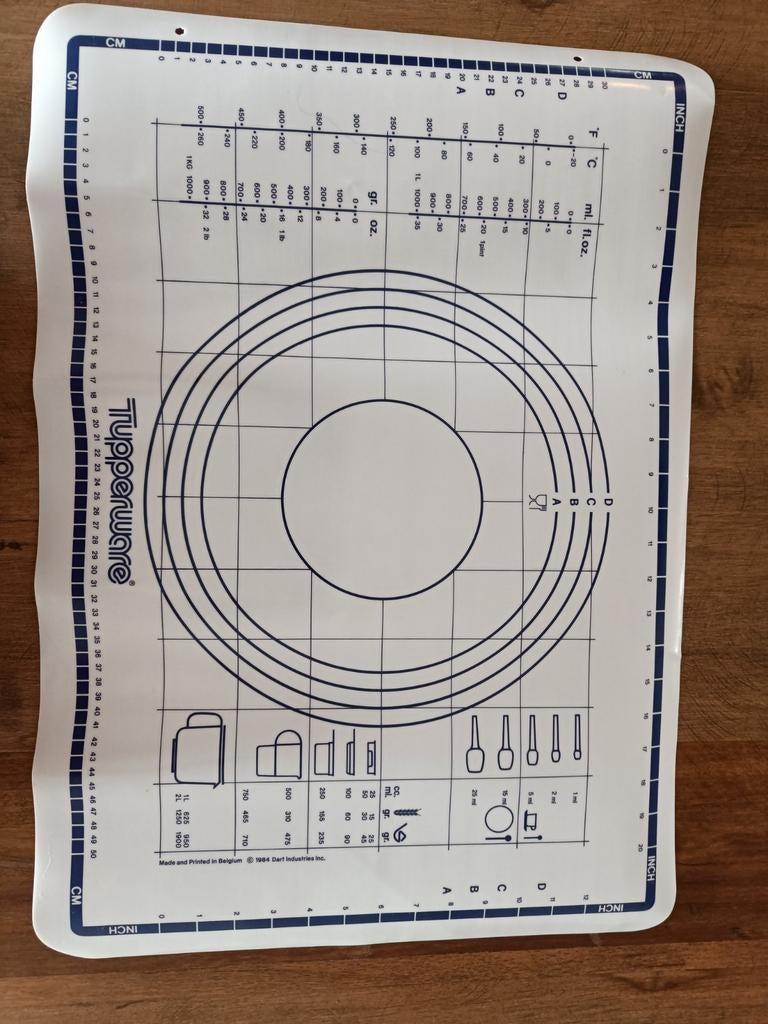 Tupperware Deegmat / Bakmat met Maatverdeling, Huis en Inrichting, Keuken | Tupperware, Ophalen of Verzenden, Zo goed als nieuw