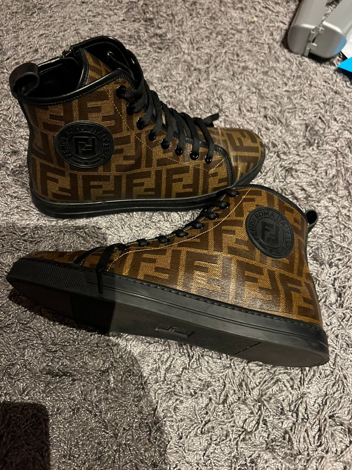 FENDI sneakers maat 37 origineel zgan, Bruin, Fendi, Ophalen of Verzenden, Sneakers of Gympen