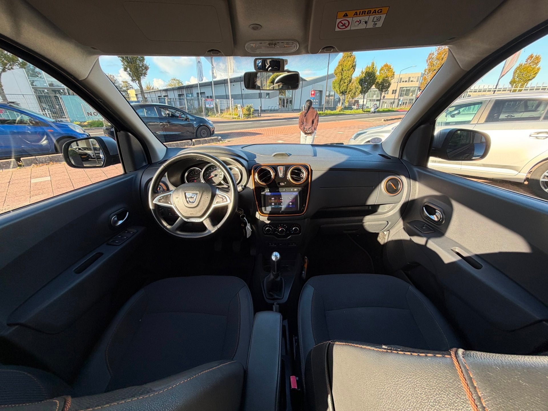 Dacia Lodgy 1.2 TCe Série Limitée Stepway Clima|Cruise|NAV, Auto's, Voorwielaandrijving, Dealer onderhouden, Gebruikt, Euro 6
