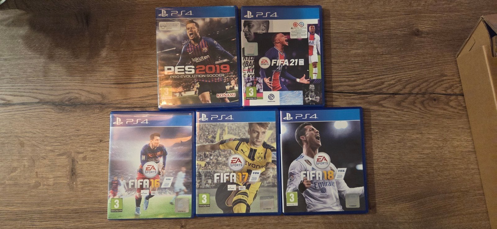 PS4 Voetbalgames Bundel: FIFA 16, 17, 18, 21 & PES 2019, Gebruikt, Ophalen of Verzenden, Eén computer, Sport