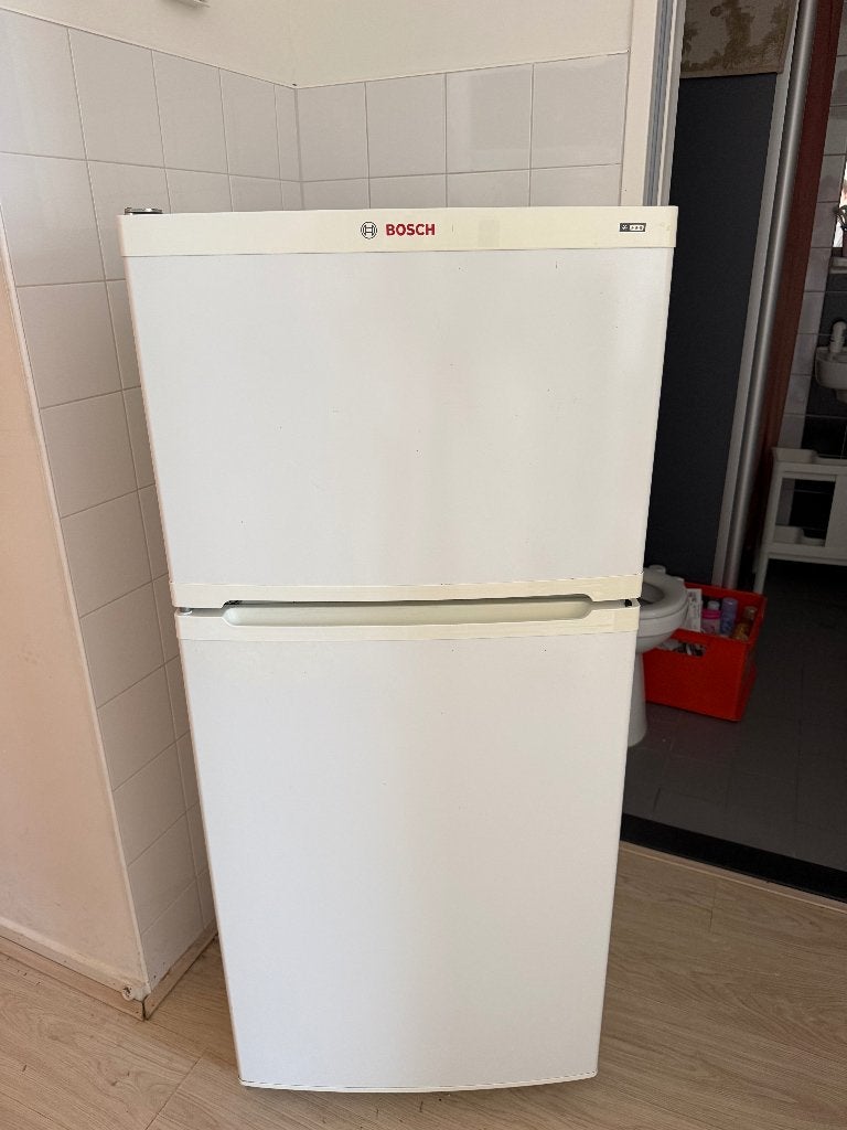 Bosch koel-vrieskast - werkt goed, Ophalen, Gebruikt, 120 tot 140 cm, 200 liter of meer