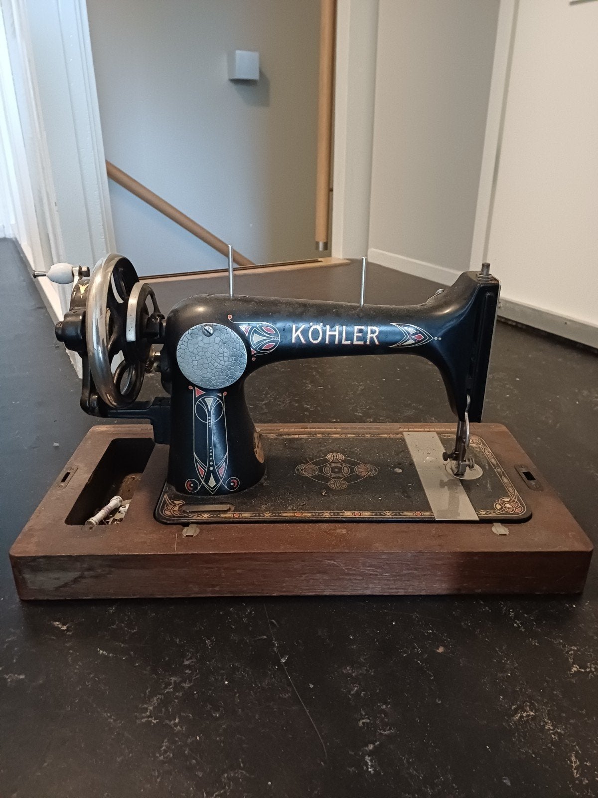 Antieke Köhler Naaimachine met Houten Koffer, Ophalen