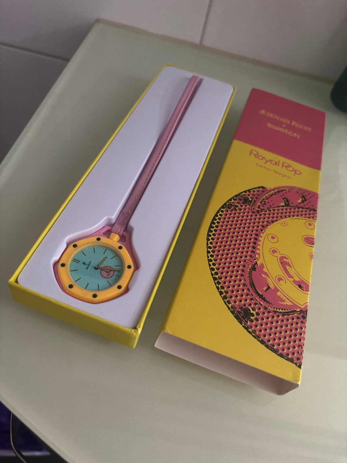 Swatch x AP Royal Pop Zakhorloge Roze - Nieuw in doos, Sieraden, Tassen en Uiterlijk, Horloges | Dames, Ophalen, Swatch, Nieuw