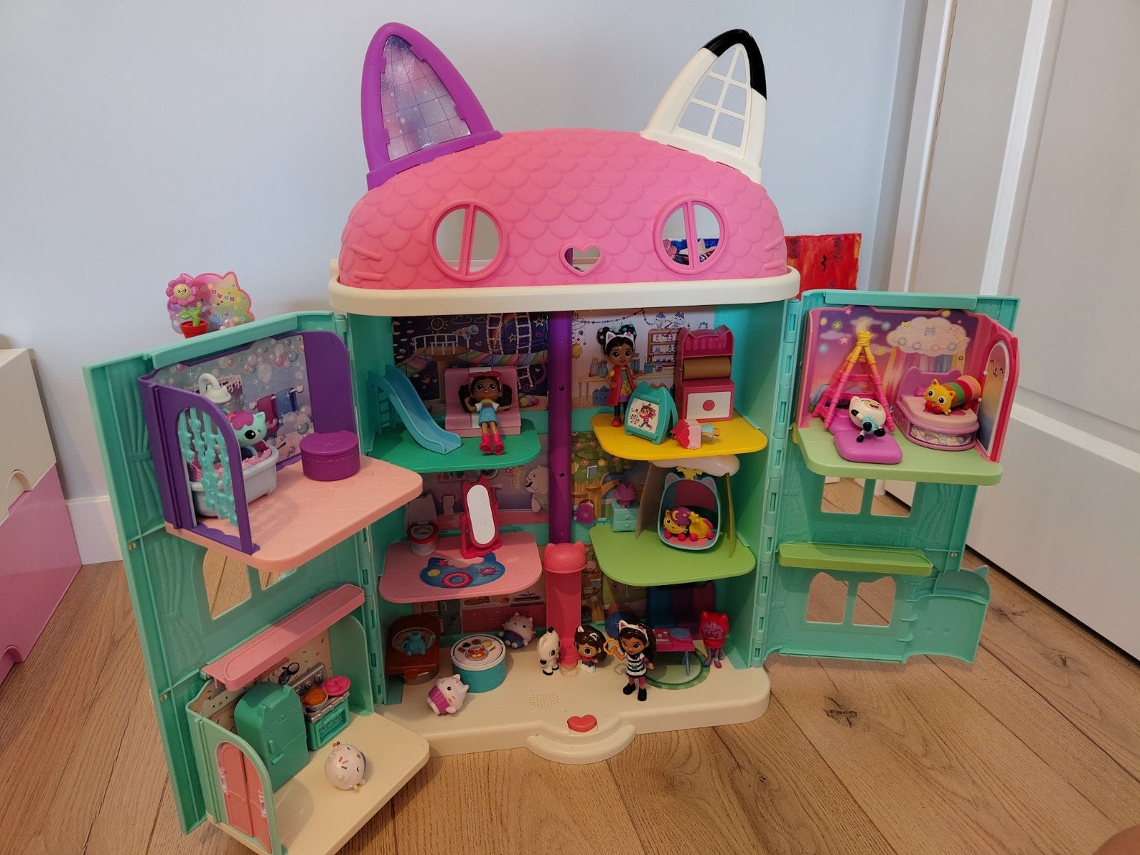 Gabby's poppenhuis inclusief poppetjes en meubels, Ophalen, Poppenhuis
