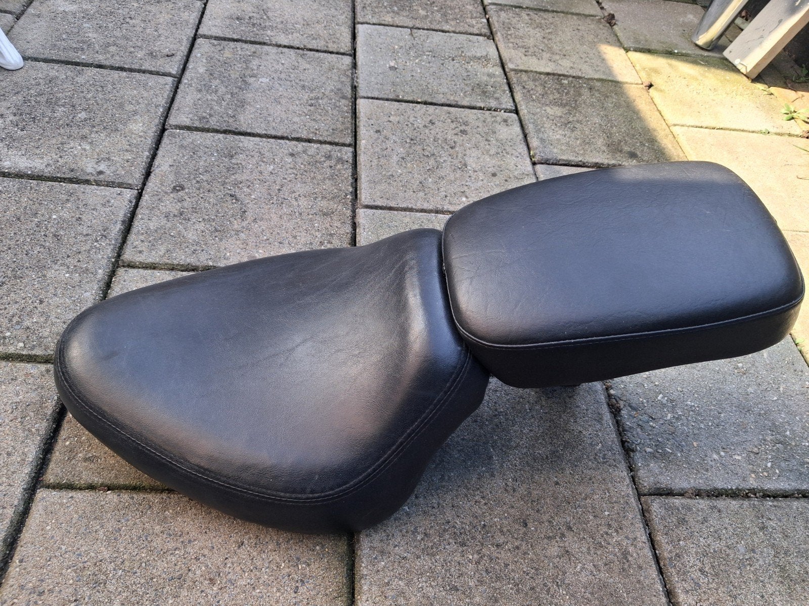 Honda Shadow VT600 Originele Zadels (Voor- en Achterzadel), Motoren, Ophalen, Gebruikt