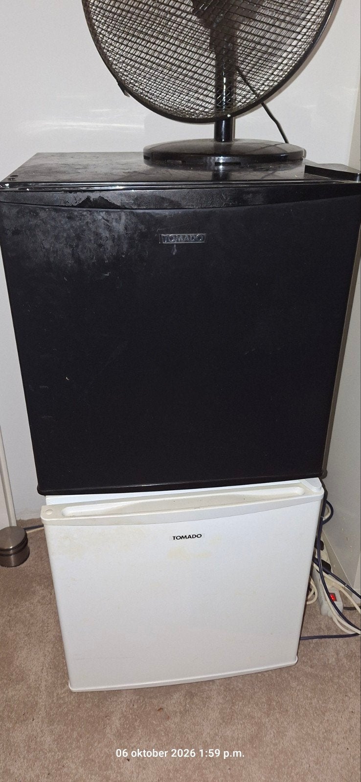 Compacte Tomado Vriezers - Zwart en wit - Ideaal voor kleine, Ophalen, Gebruikt, Met aparte vriezer, Minder dan 75 liter