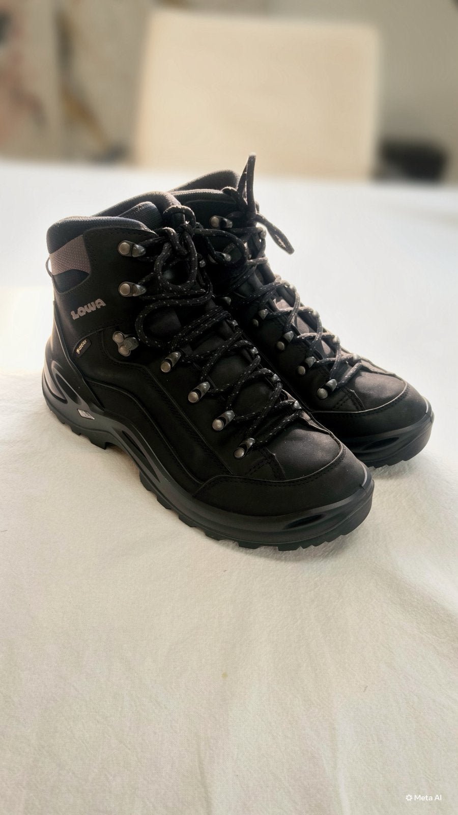 Lowa Renegade EVO GTX mid 41 wandel, hiking, festival schoen, Kleding | Dames, Schoenen, Verzenden, Zwart, Wandelschoenen, Zo goed als nieuw