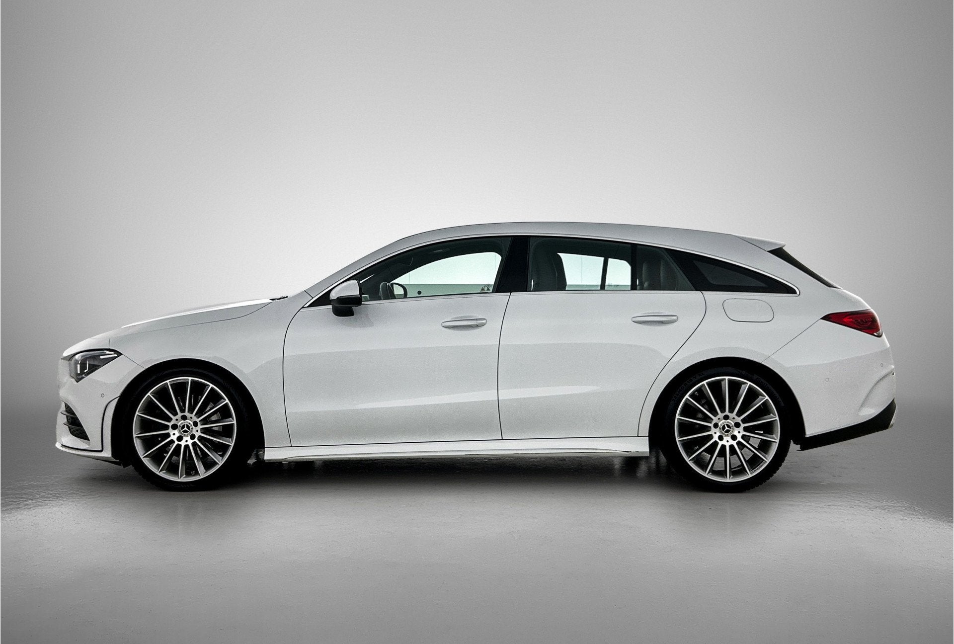 Mercedes-Benz CLA-Klasse Shooting Brake 200 AMG Line AMG Lin, Auto's, 1380 kg, Gebruikt, 4 cilinders, Origineel Nederlands