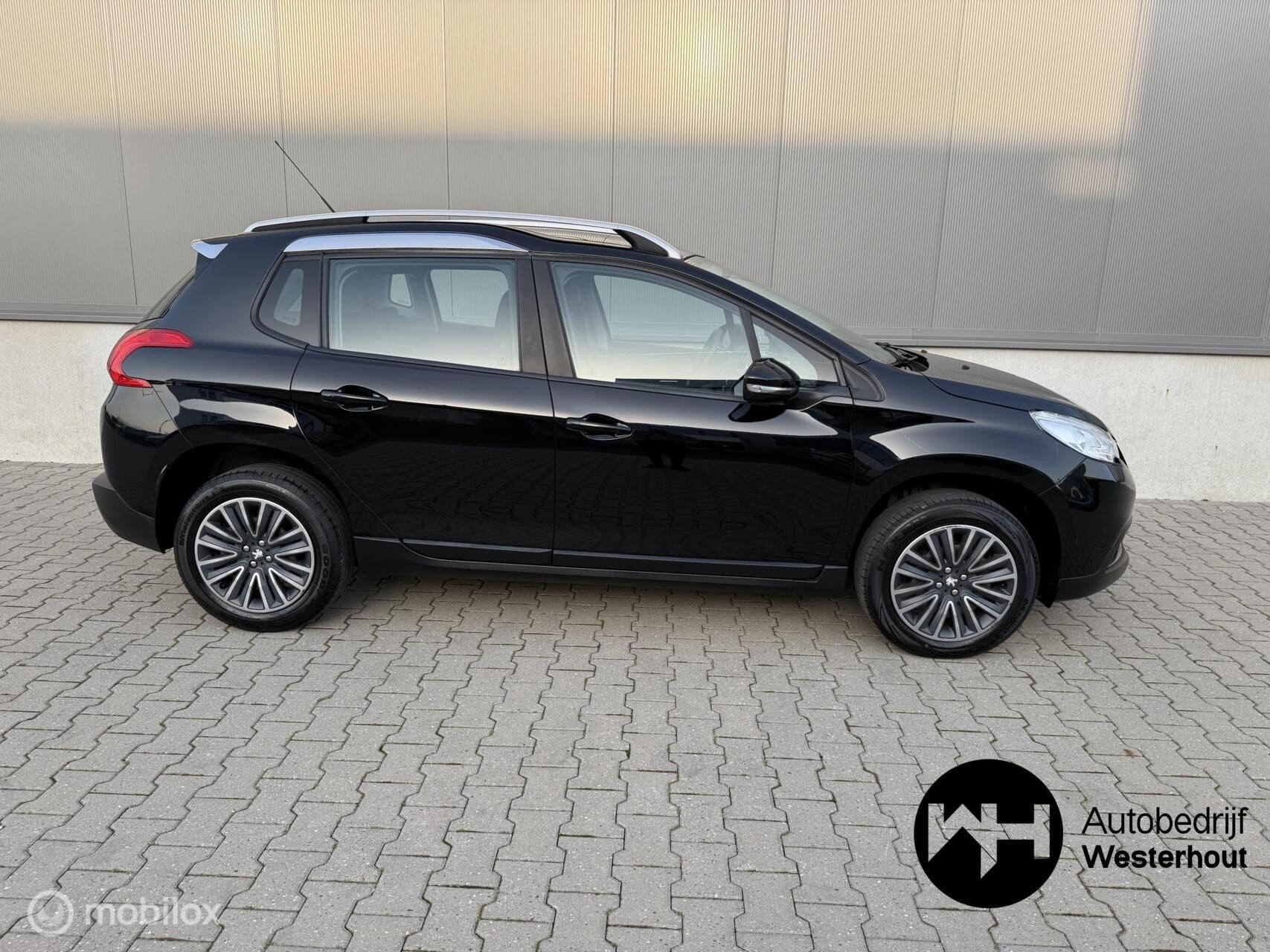 Foto 6 van Peugeot 2008 1.2 PureTech Active NWE APK PANO NAVI CAMERA