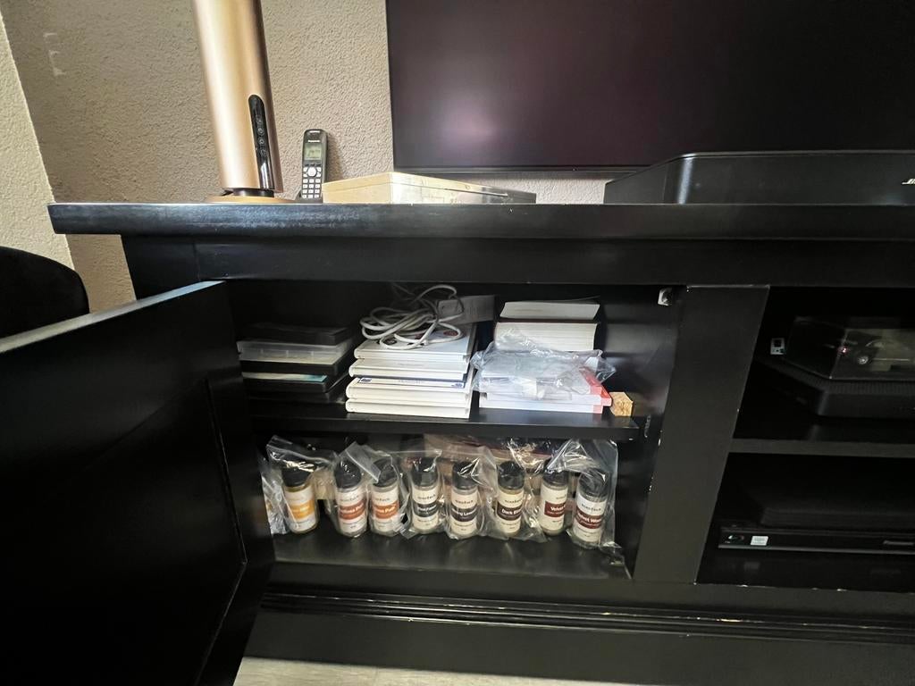 TV kast Zwart Gratis, Ophalen, Gebruikt, 150 tot 200 cm, Minder dan 100 cm