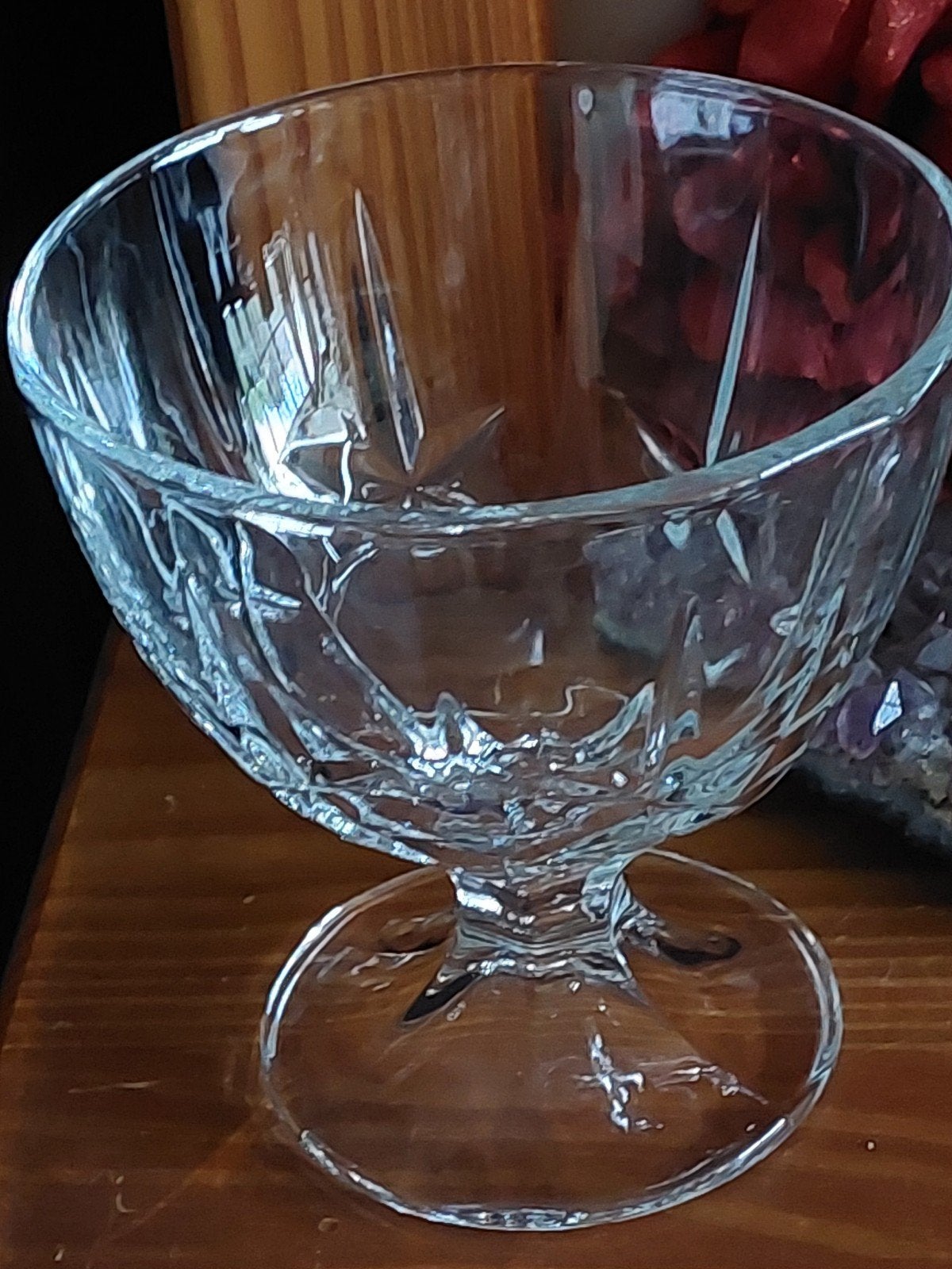 Glazen bonbonschaaltje met sterrenpatroon op voetje, Antiek en Kunst, Ophalen of Verzenden