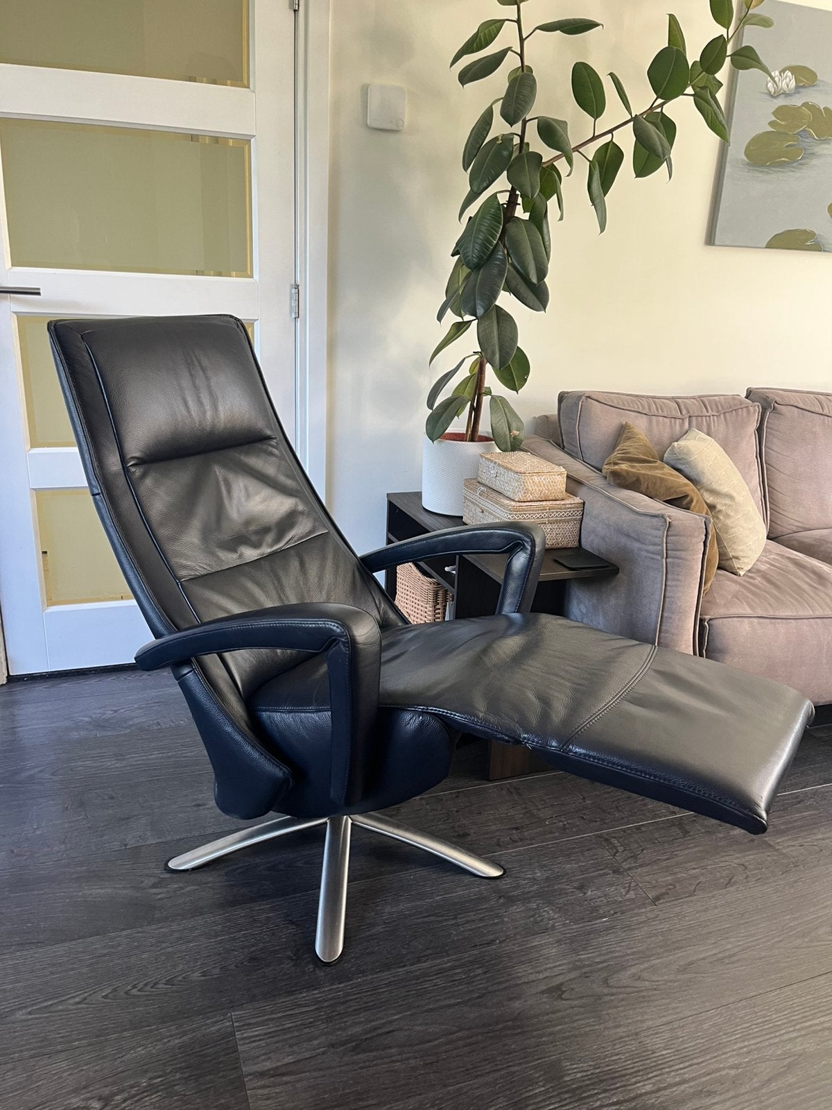 Nette De Toekomst relaxfauteuil Twice L op Accu Zwart Leer, Huis en Inrichting, Fauteuils, Ophalen, Zo goed als nieuw, Leer, 50 tot 75 cm