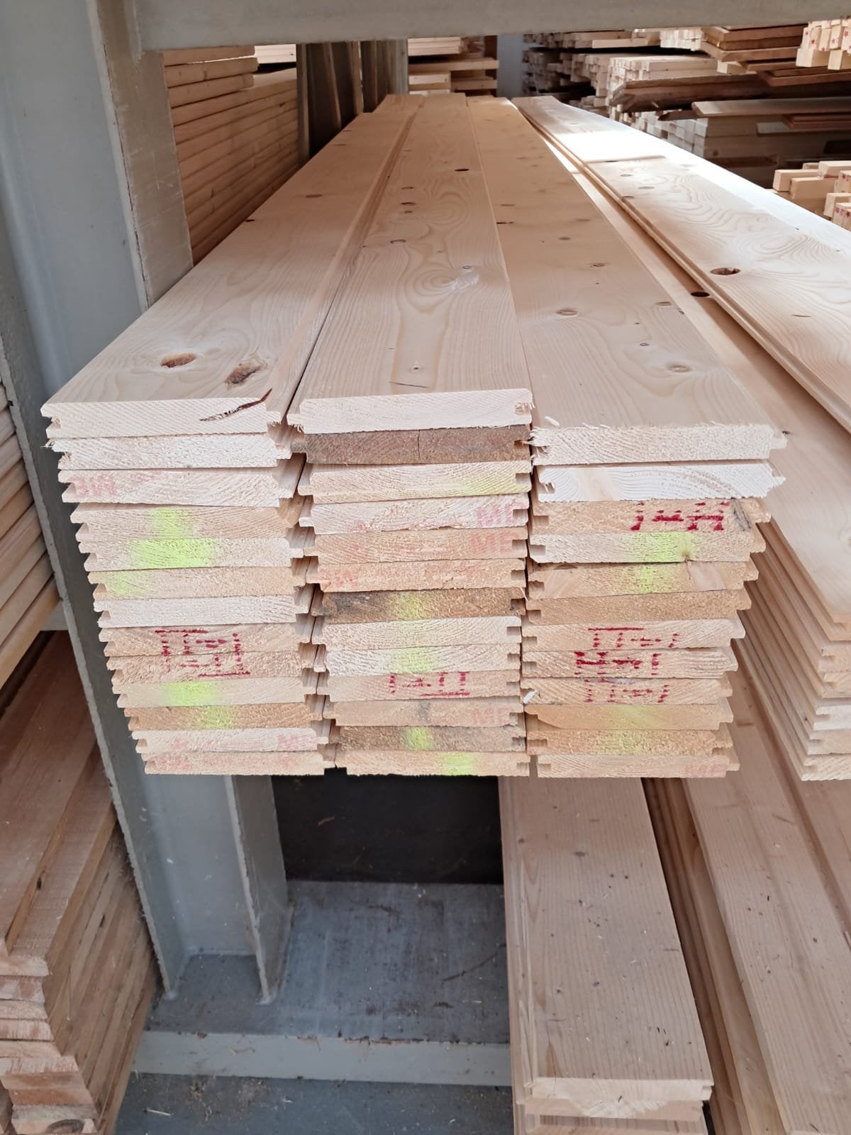 Partij vuren puntschroten 1,8 x 11 glad, Tuin en Terras, Ophalen, Zo goed als nieuw, 250 cm of meer, Planken