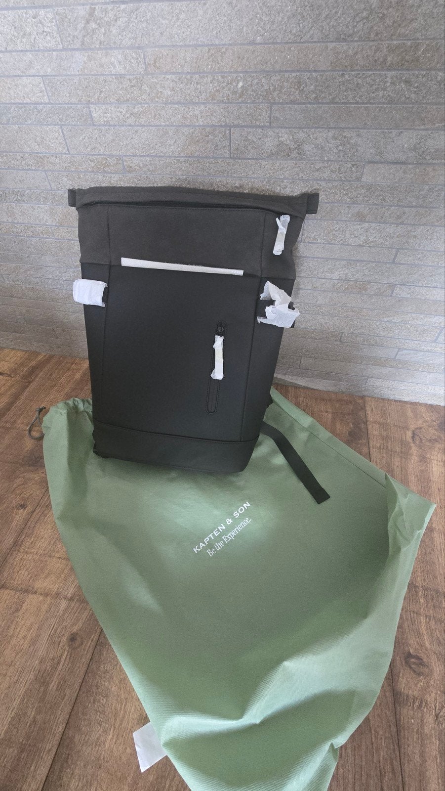 Nieuwe Kapten & Son rugzak Aarhus - Zwart met kaartjes, Sieraden, Tassen en Uiterlijk, Tassen | Rugtassen, Ophalen of Verzenden