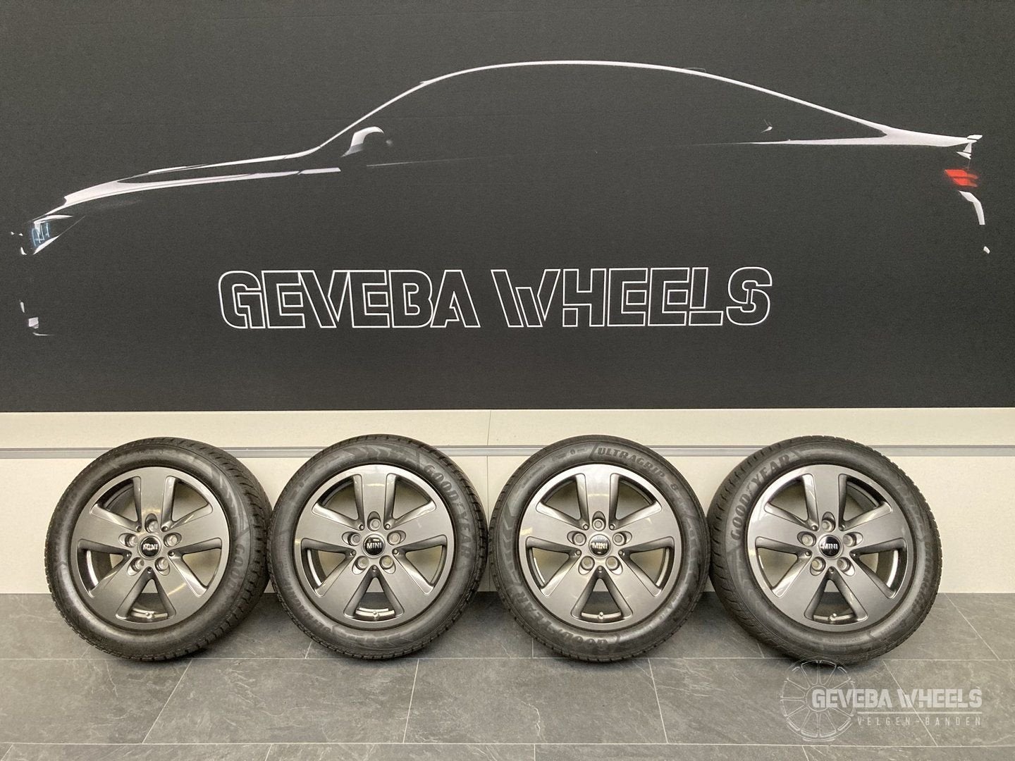 16” originele Mini Cooper F55 F56 velgen + winterbanden 517, Gebruikt, -, Banden en Velgen, 195 mm