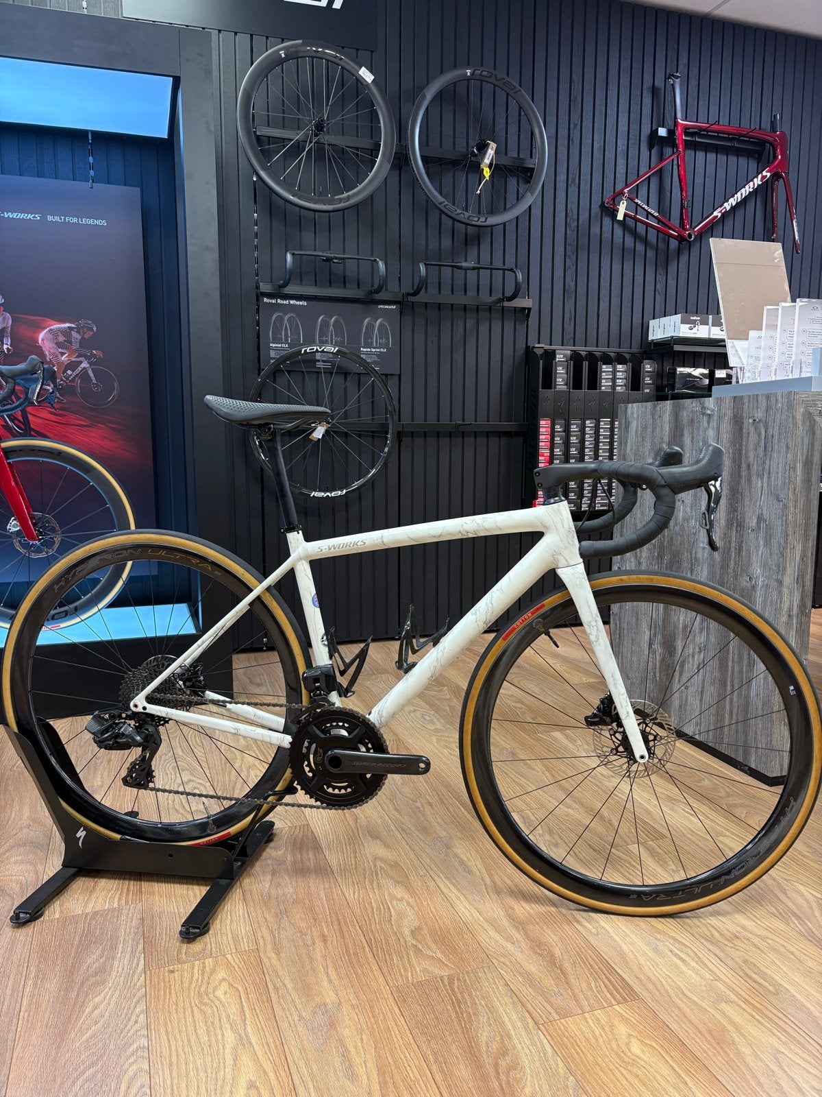 Specialized S-Works Aethos LTD #220/300 Campagnolo Super Rec, 28 inch, Carbon, 10 tot 15 versnellingen, Heren