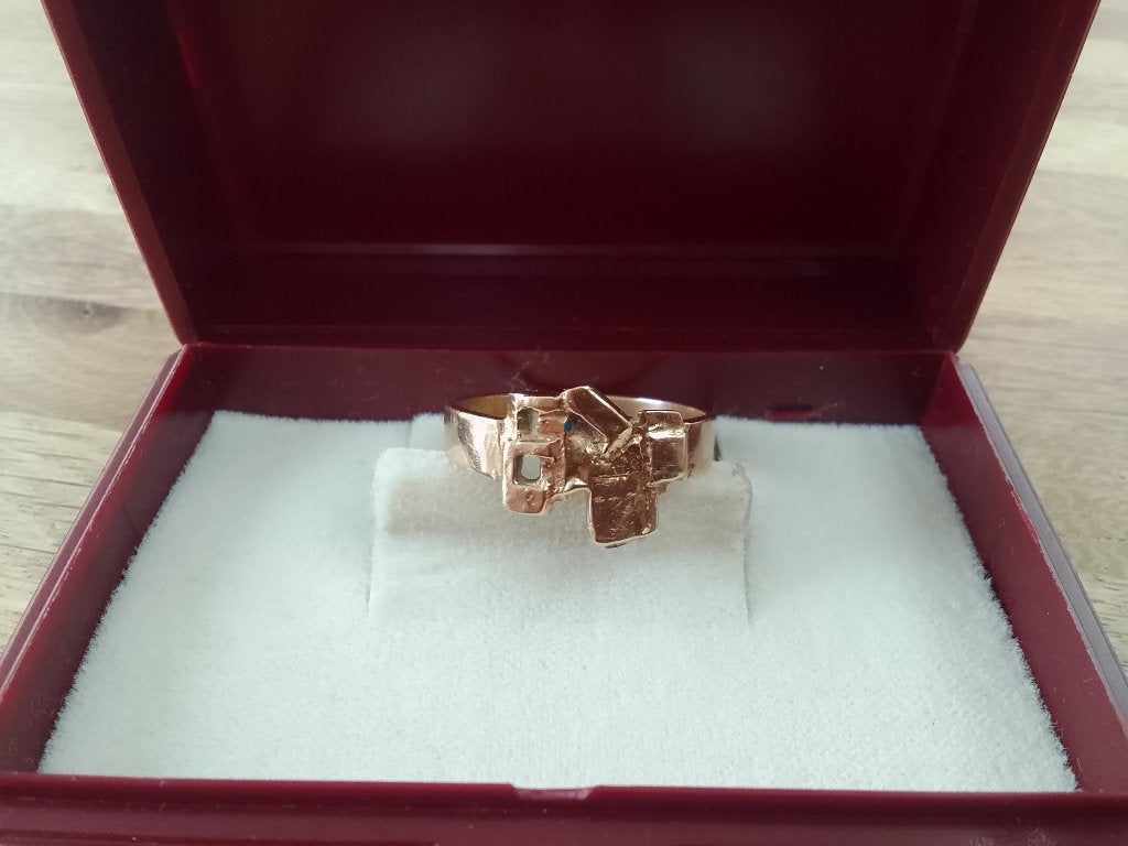 14 karaat gouden ring, 20 of groter, Verzenden, Zo goed als nieuw, Dame of Heer