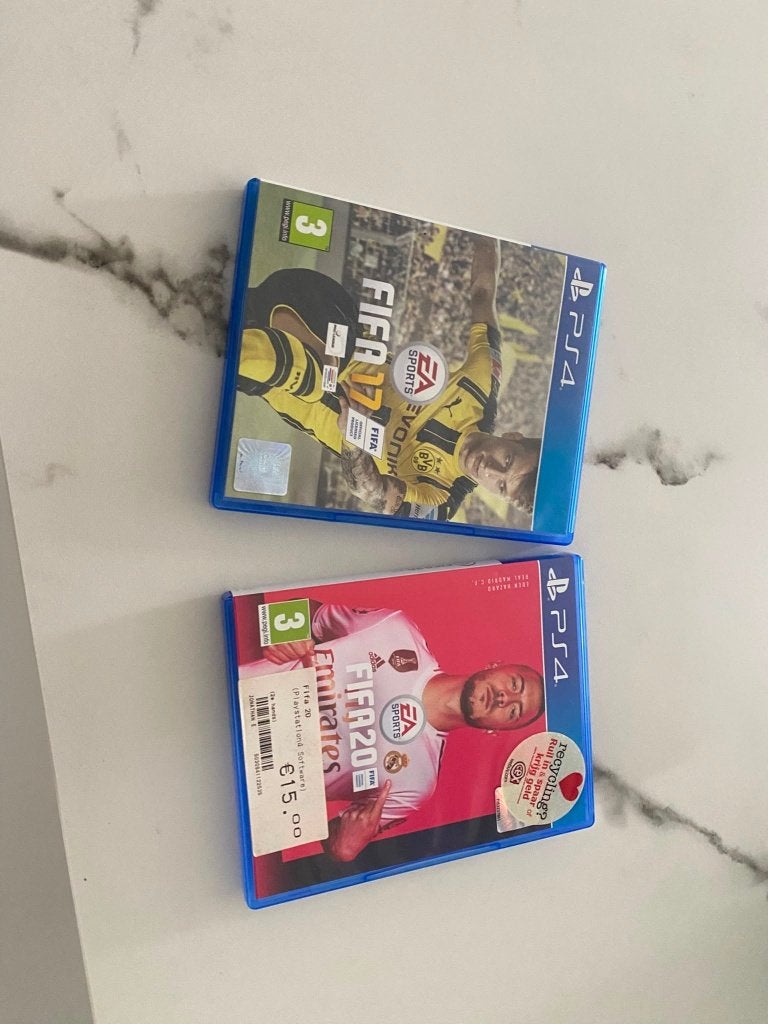 oude FIFA games voor PS4, Ophalen, Gebruikt, 2 spelers, Vanaf 3 jaar