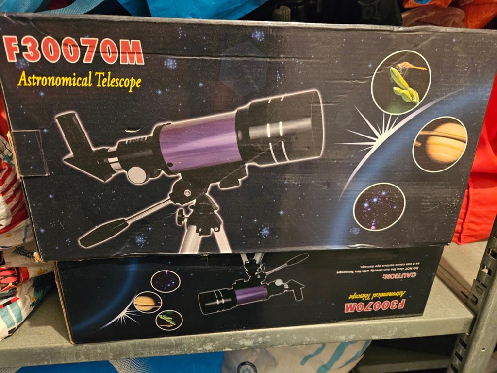 F30070M Astronomische Telescoop met Statief, Lenzentelescoop (refractor), Ophalen of Verzenden, Minder dan 80 mm, Nieuw