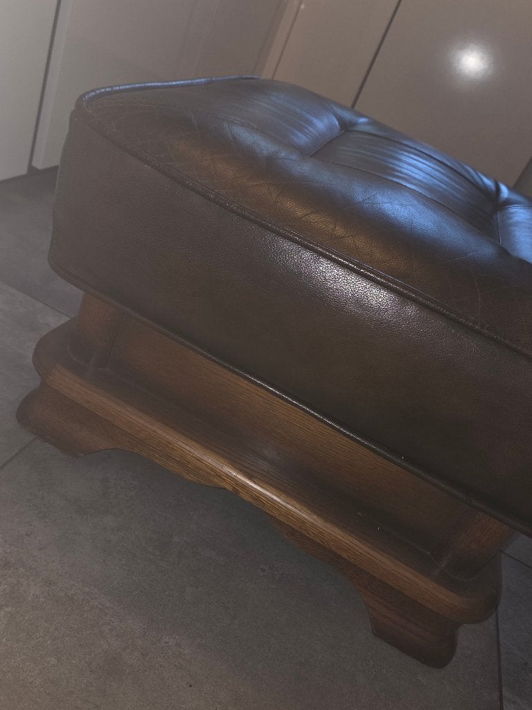 Bruin lederen poef / hocker met massief eikenhout onderstel, Ophalen