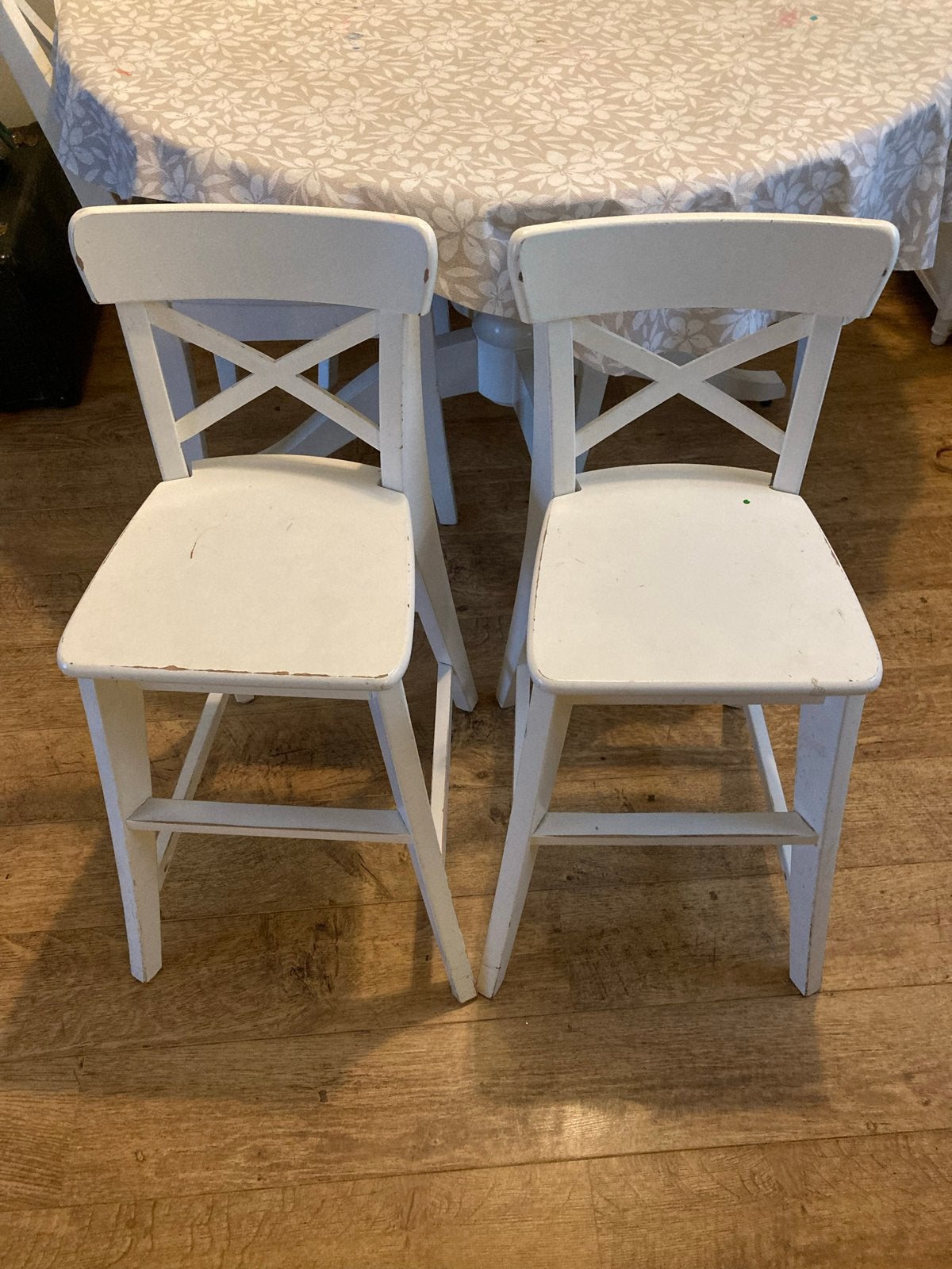 2 IKEA Ingolf verhoogde kinderstoelen - Gebruikt maar stevig, Ophalen, Gebruikt, Twee, Wit