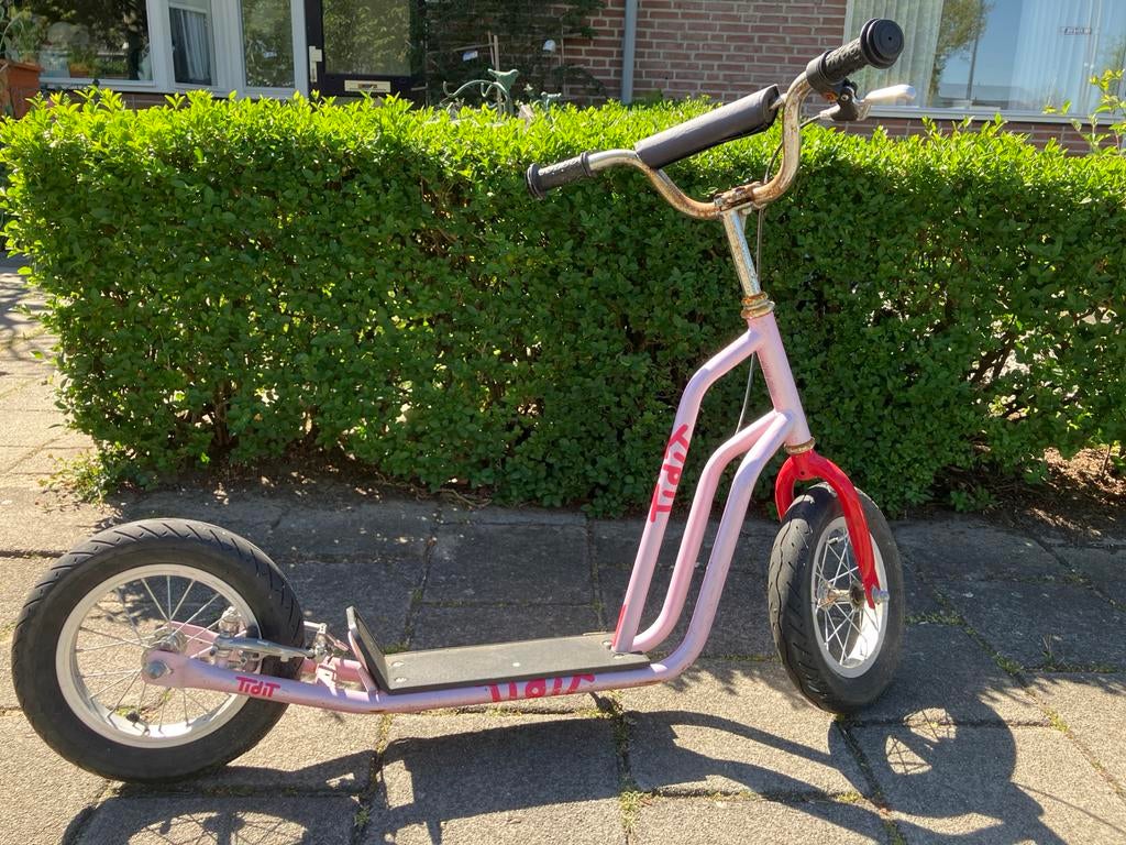 Roze kinderstep met luchtbanden, Fietsen en Brommers, Ophalen, Gebruikt, Gewone step