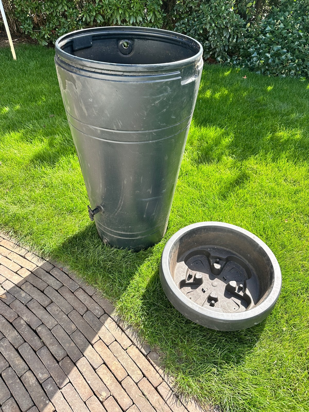Regenton met kraantje en bloembak als deksel - 230 liter, Tuin en Terras, Ophalen, Kunststof, Gebruikt, Met kraantje