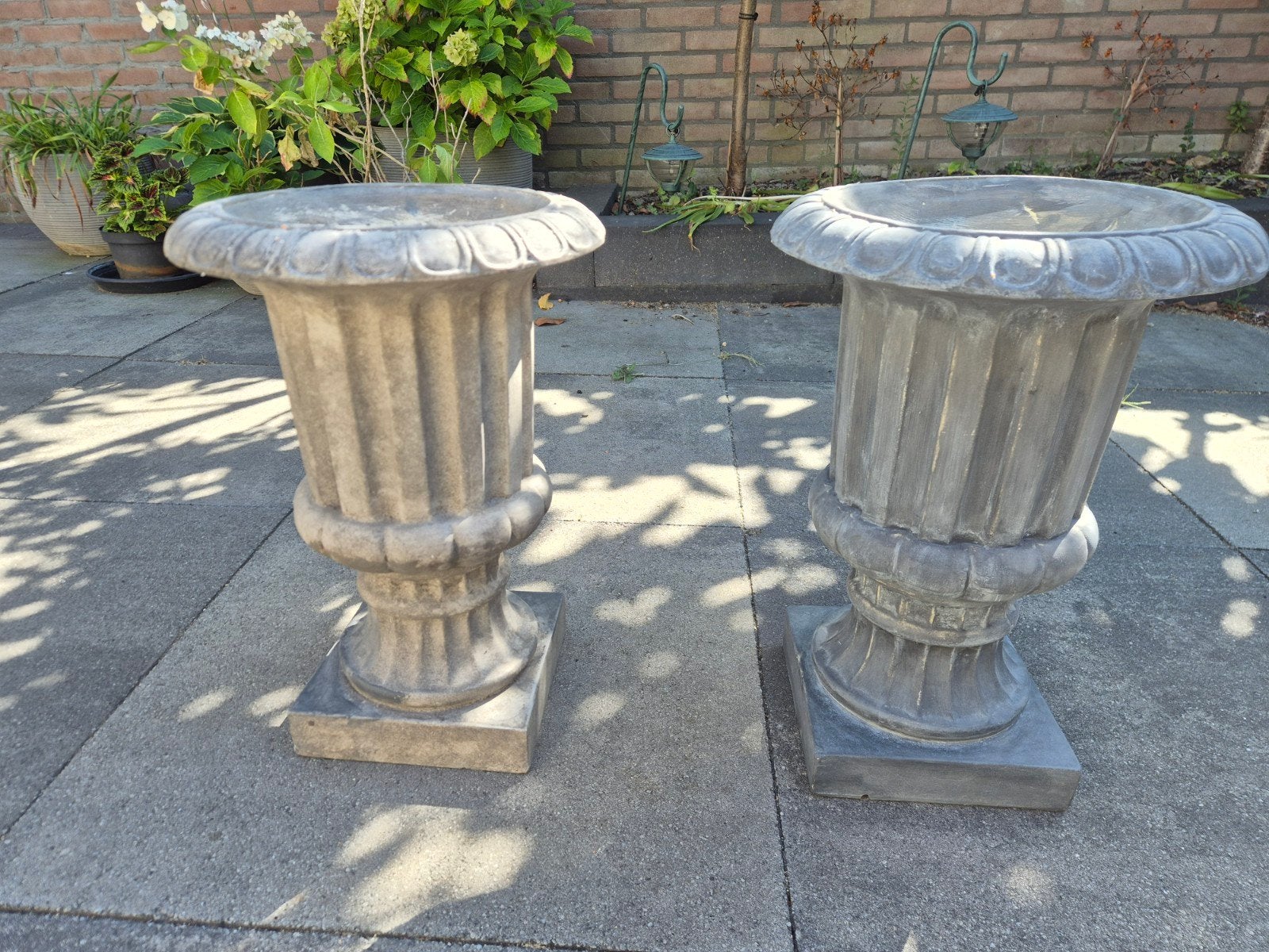 Set van 2 klassieke stenen bloempotten, Tuin en Terras, Bloempotten, Gebruikt, Rond, Balkon, Beton