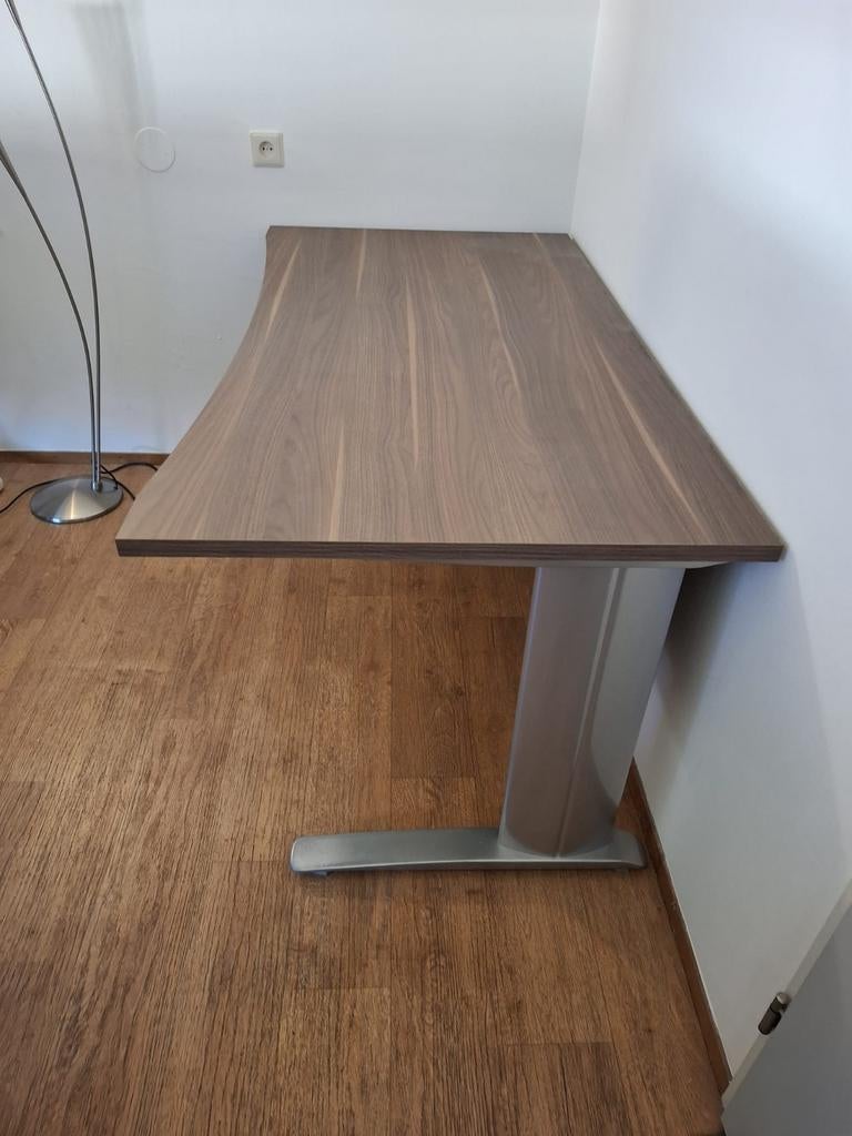 Prachtig Notenhouten Bureau met Metalen Onderstel, Huis en Inrichting, Bureaus, Ophalen, Demontabel, Hout, Zo goed als nieuw