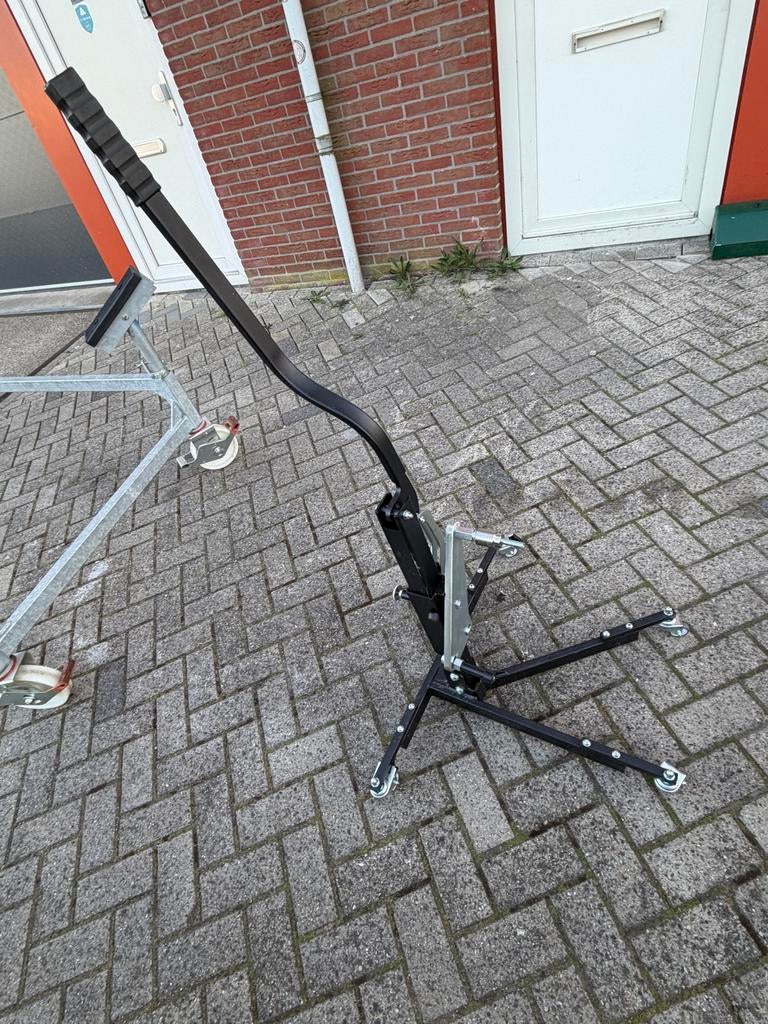 MOTOR BOK, Ophalen
