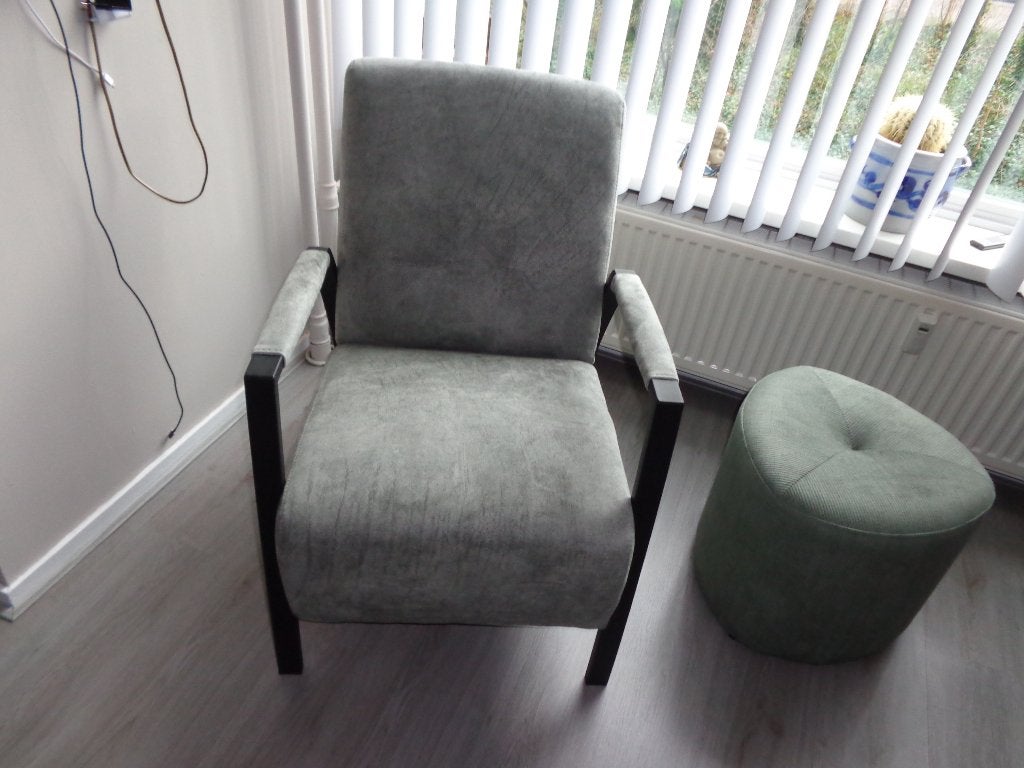 lichgrijze fauteuil van Hoogenboezem, Ophalen, Zo goed als nieuw, 75 tot 100 cm, 50 tot 75 cm