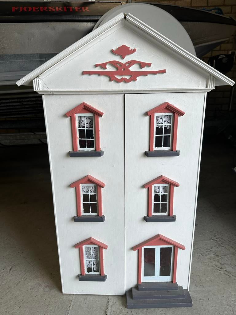 Poppenkast inclusief Sylvanian Families inhoud, Ophalen, Gebruikt, Poppenhuis