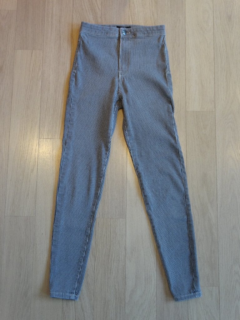 Skinny broek Bershka mt 164-170, Ophalen of Verzenden, Zo goed als nieuw, Meisje, Broek