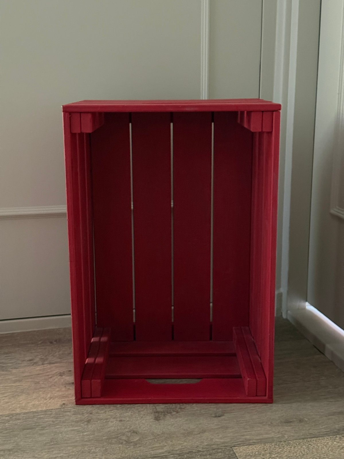 Rood houten krat kratje ikea, Ophalen, Zo goed als nieuw