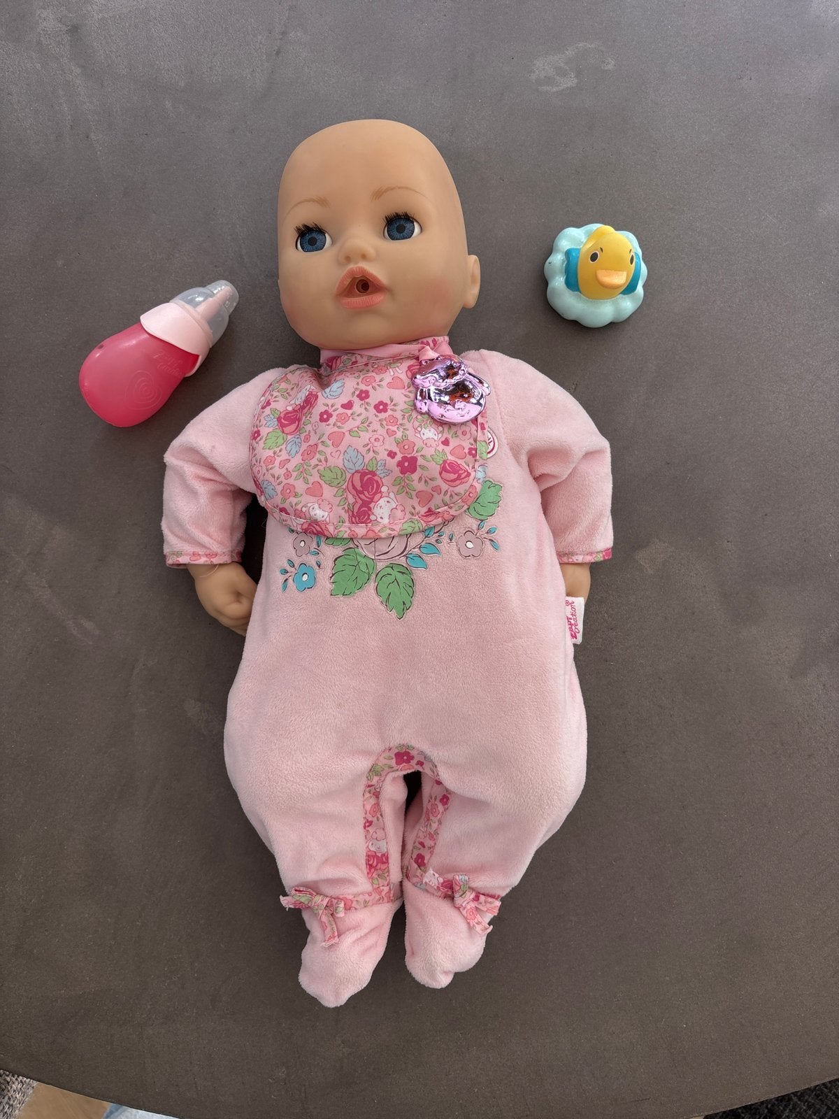 Baby Annabell pop met flesje en badeendje, Verzenden, Gebruikt, Babypop