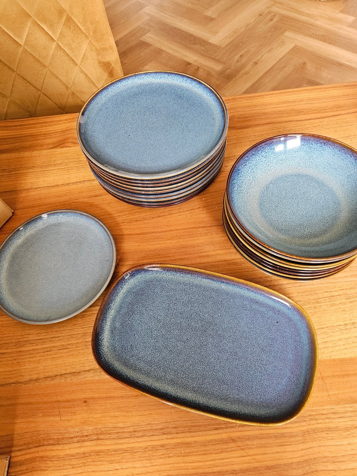 IKEA Borden set - GLADELIG serie, Ophalen, Gebruikt, Bord(en), Overige stijlen